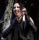 Marilyn Manson dagad a szesztõl